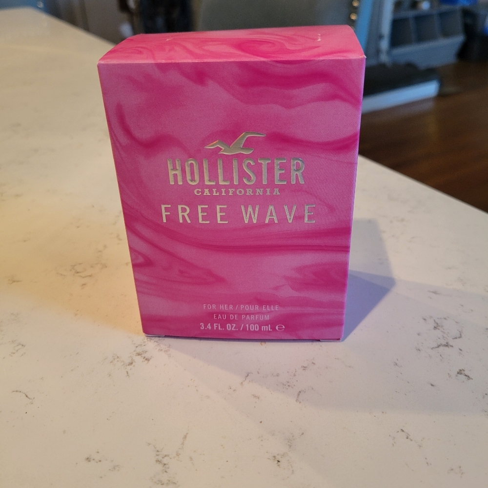 NEW in Box Hollister Free Wave Perfume - NIB